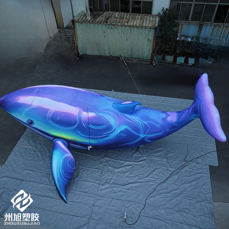 Aquarium Blue Marine - Inflatable blue whale, used as a